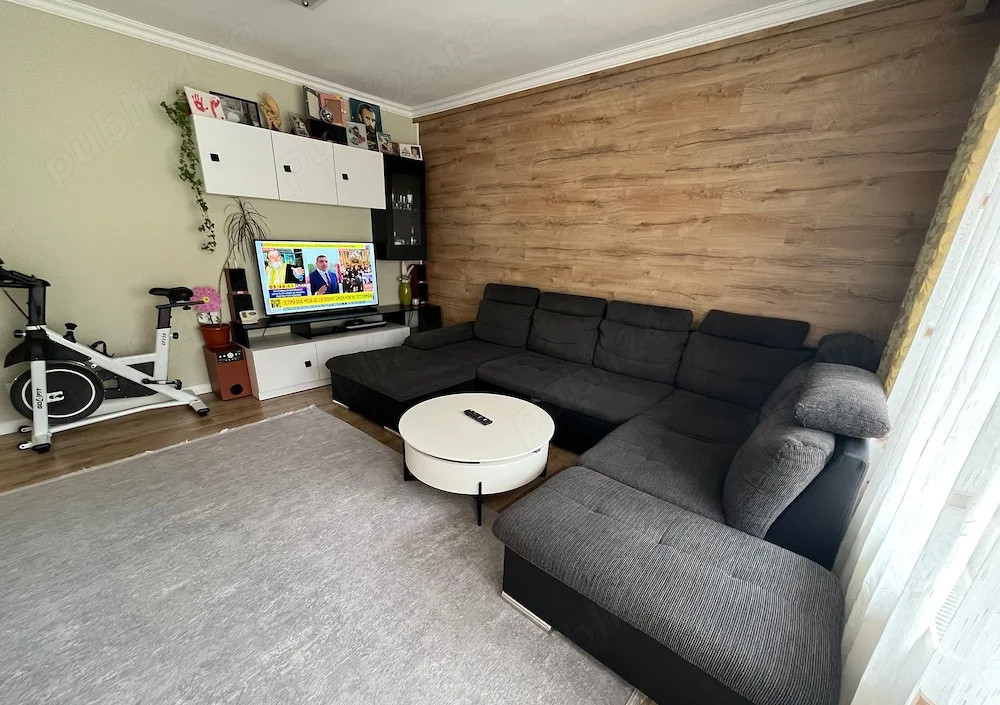 Apartament 2 camere decomandat, parcare inclusă, zonă centrală – Str. Eroilor