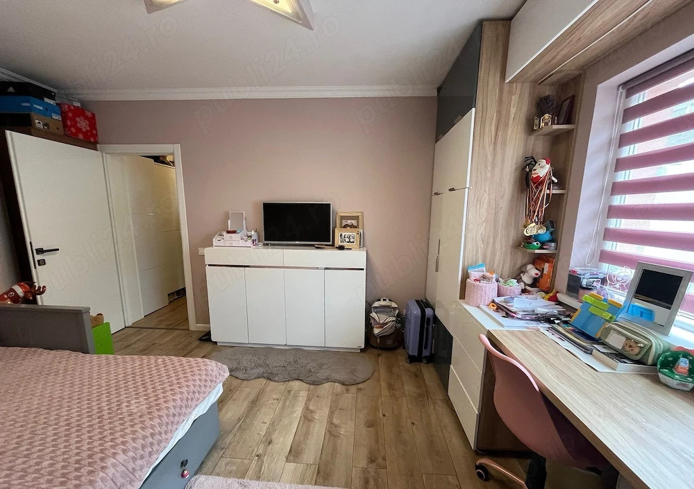 Apartament 2 camere decomandat, parcare inclusă, zonă centrală – Str. Eroilor