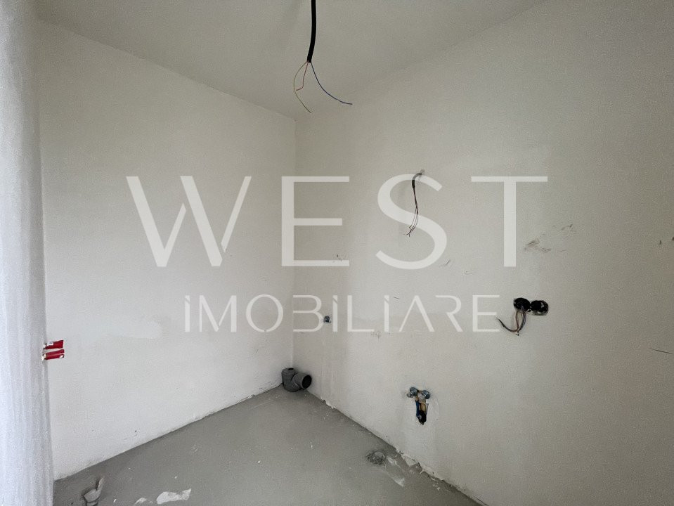 Casa individuală P+E+M cu 5 cam, 180mp! Teren 450mp! Dezmir!