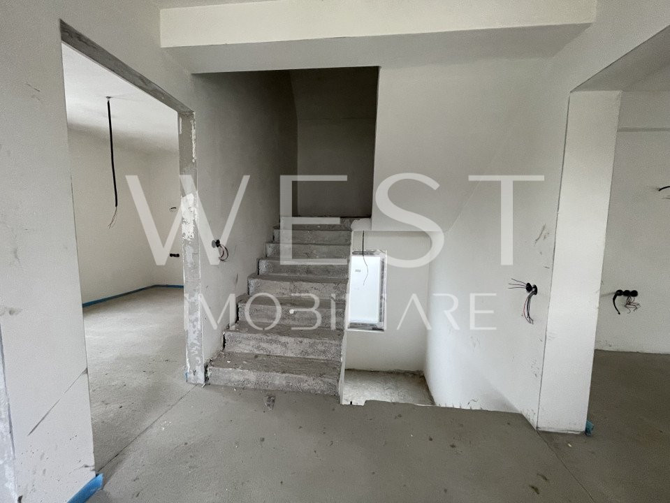 Casa individuală P+E+M cu 5 cam, 180mp! Teren 450mp! Dezmir!