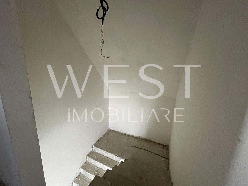 Casa individuală P+E+M cu 5 cam, 180mp! Teren 450mp! Dezmir!