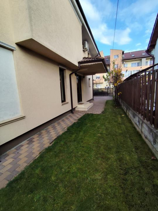 Duplex 4 camere l Su 120 mp l Teren 200 mp l 2 Parcari l Zona Florilor