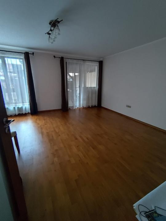 Duplex 4 camere l Su 120 mp l Teren 200 mp l 2 Parcari l Zona Florilor