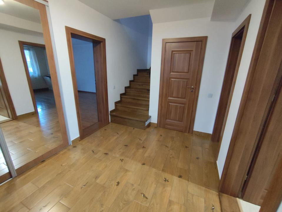 Duplex 4 camere l Su 120 mp l Teren 200 mp l 2 Parcari l Zona Florilor