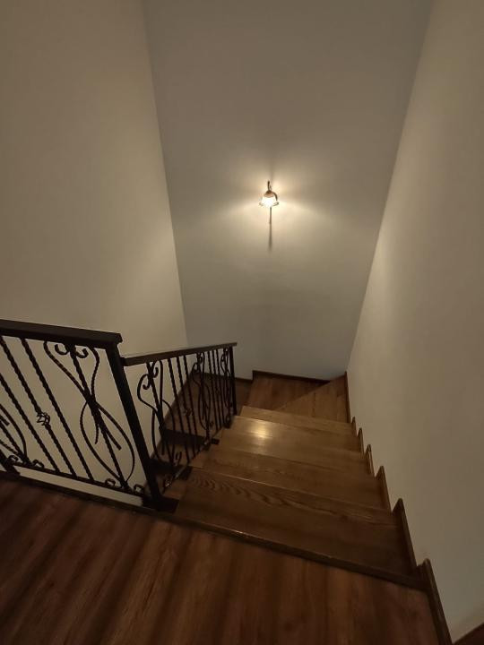 Duplex 4 camere l Su 120 mp l Teren 200 mp l 2 Parcari l Zona Florilor