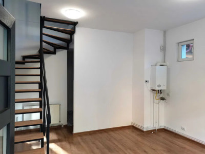 Spațiu birou/comercial 50 mp, acces din stradă, zona Cipariu–Facultatea de Drept