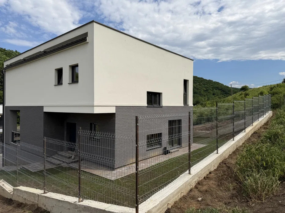 Casa cu CF semifnisata l Su 200 mp l Teren 500 mp l Zona Roata Faget