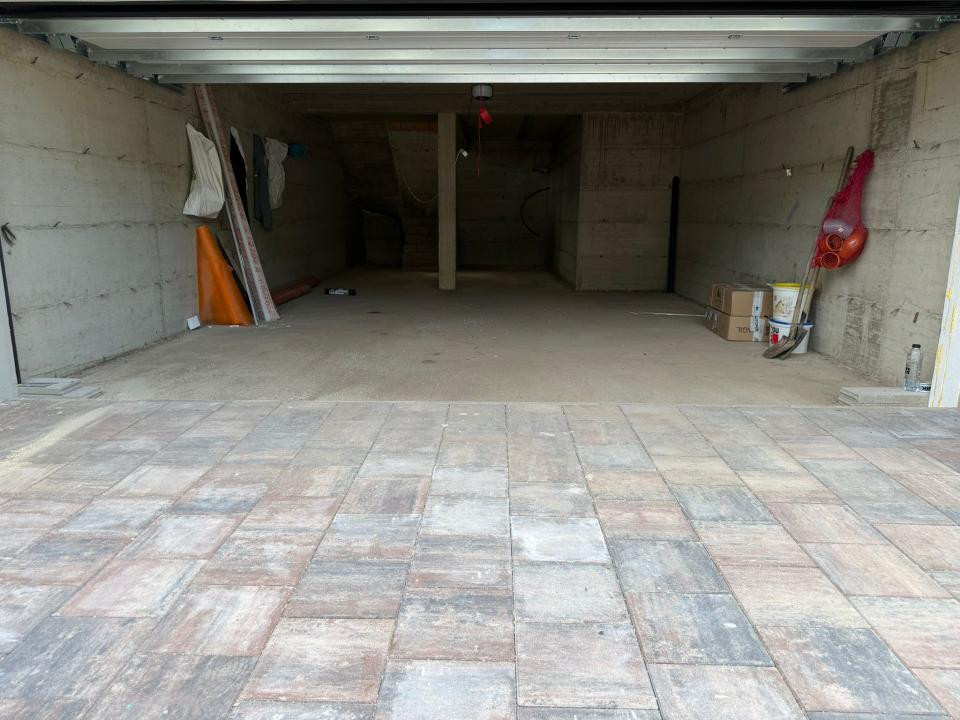 Casa cu CF semifnisata l Su 200 mp l Teren 500 mp l Zona Roata Faget