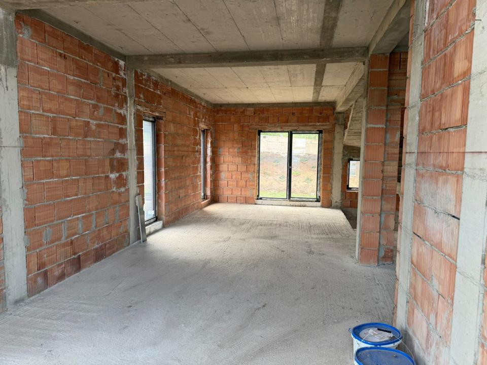Casa cu CF semifnisata l Su 200 mp l Teren 500 mp l Zona Roata Faget