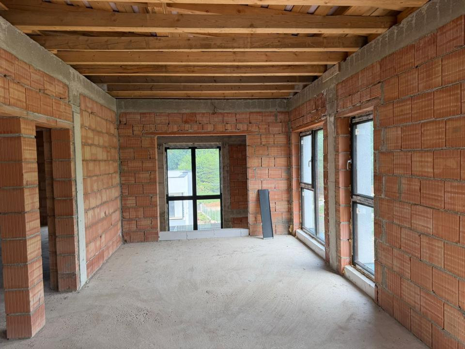 Casa cu CF semifnisata l Su 200 mp l Teren 500 mp l Zona Roata Faget