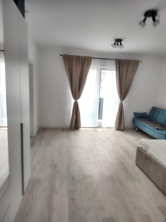 Apartament 1 camera l la cheie l Su 37 mp l zona Eroilor