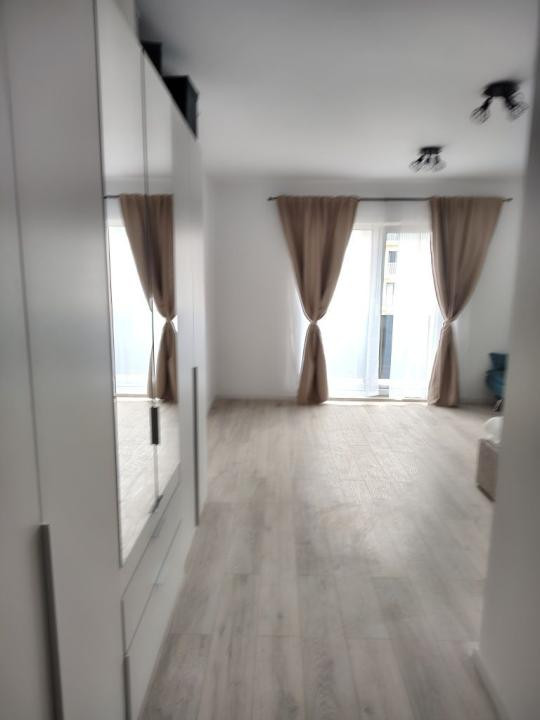 Apartament 1 camera l la cheie l Su 37 mp l zona Eroilor