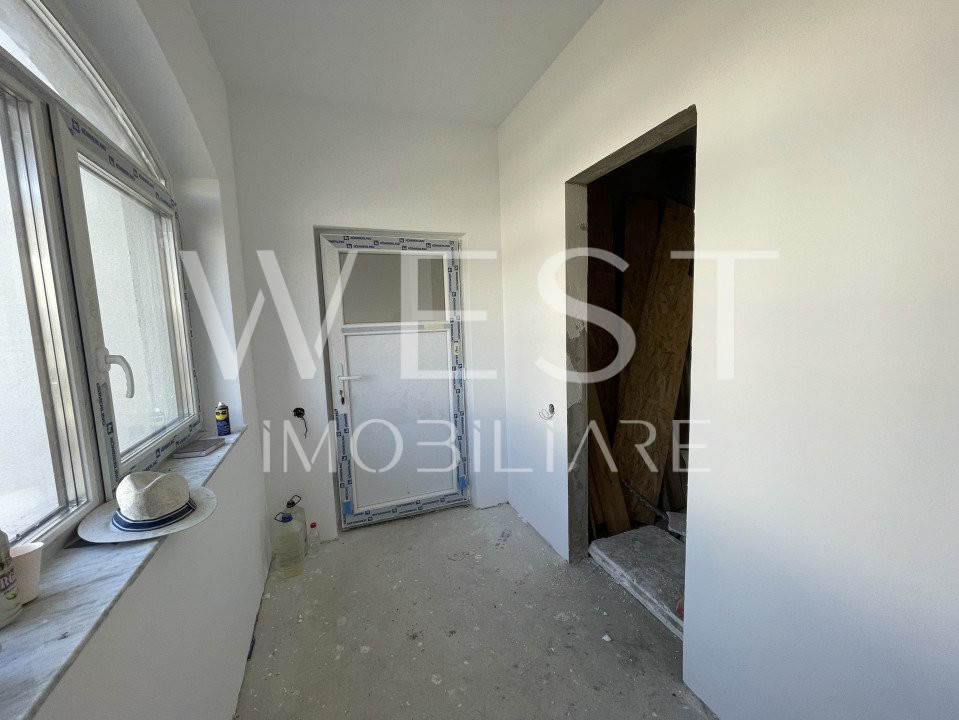 Casa individuală P+E cu 4 cam/130mp! GARAJ! Teren 380mp! Dezmir!