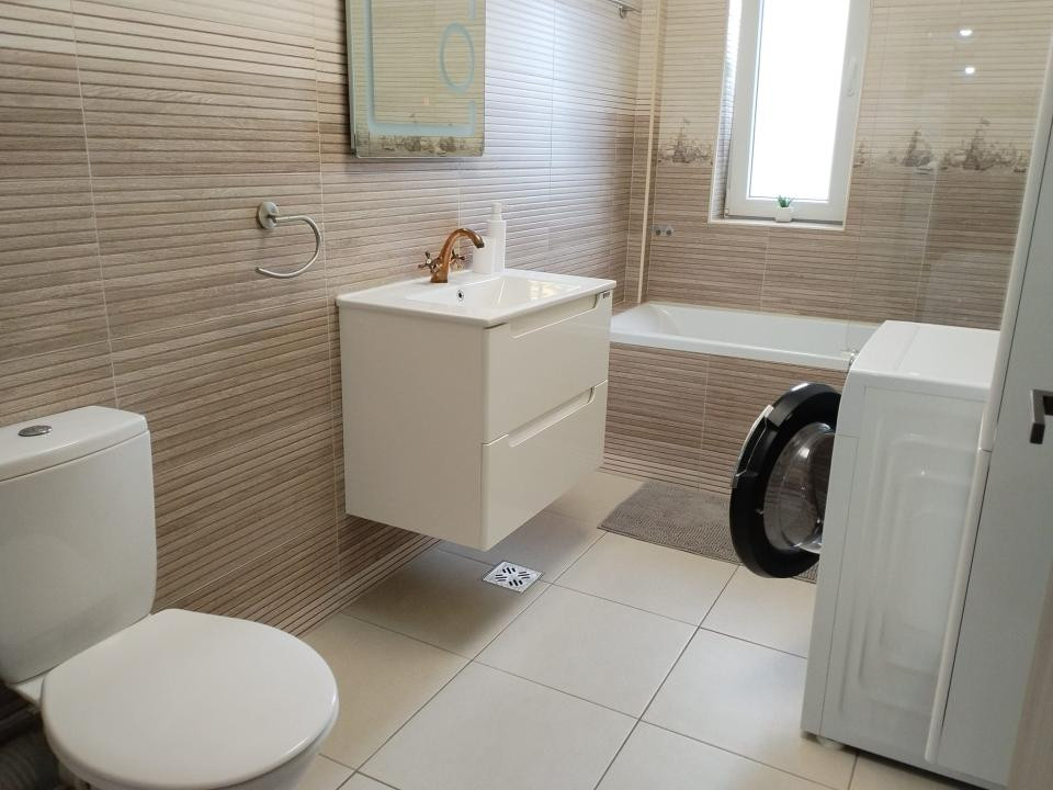 Apartament spatios l 60 mp utili l terasa l parcare l Florilor 