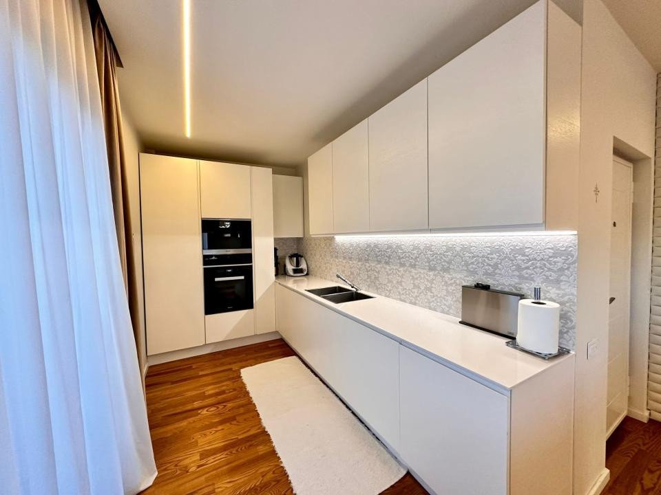 Penthouse pe 2 niveluri l 180 mp utili l 260 mp terase l Buna ziua 