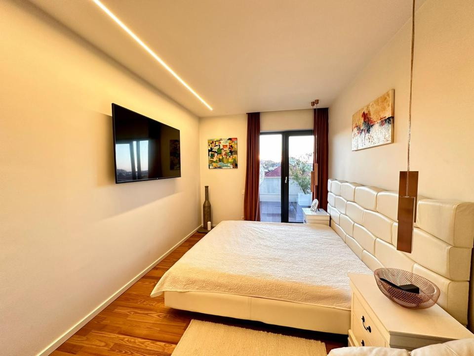 Penthouse pe 2 niveluri l 180 mp utili l 260 mp terase l Buna ziua 