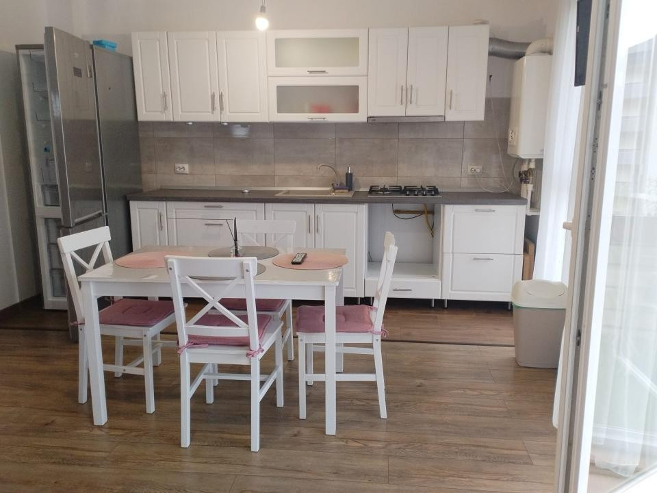 Apartament doua camere | Floresti | Strada Porii | Parcare | Semidecomandat |  