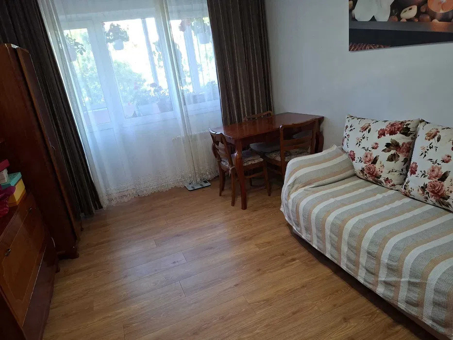 Apartament 3 camere | 2 dormitoare | 1 living | 1 baie | 1 balcon | zona Bucium