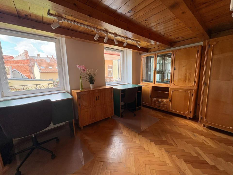 Apartament ULTRACENTRAL 3 camere | 2 dormitoare | 2 bai | balcon + curte comuna