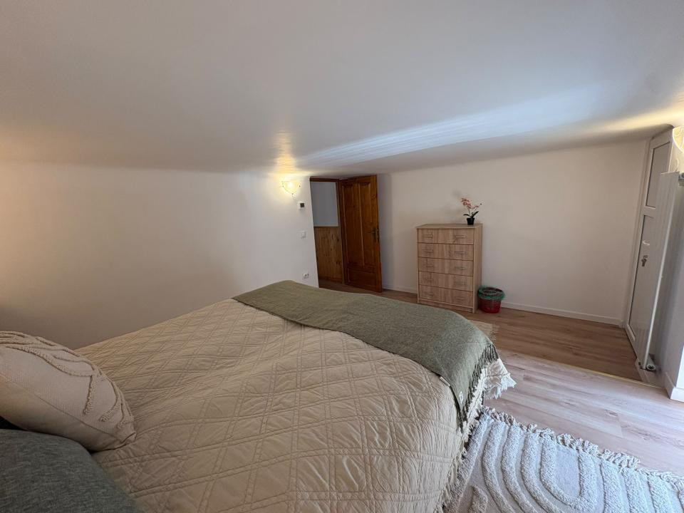 Apartament ULTRACENTRAL 3 camere | 2 dormitoare | 2 bai | balcon + curte comuna