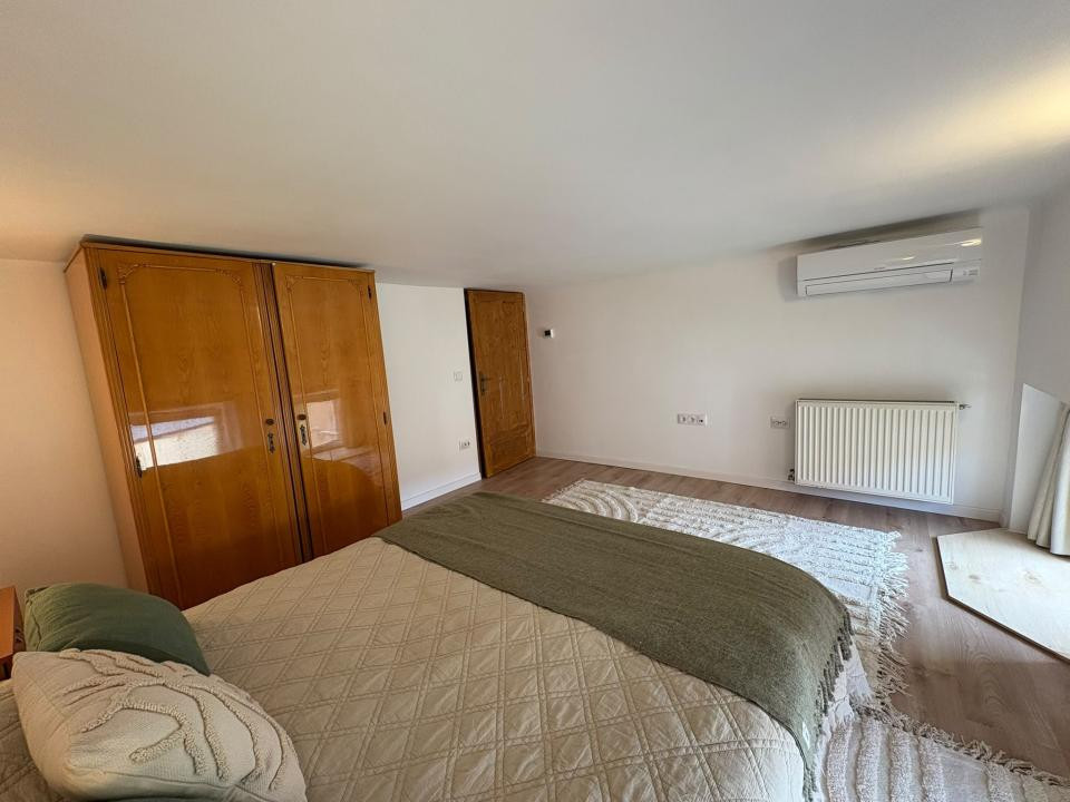 Apartament ULTRACENTRAL 3 camere | 2 dormitoare | 2 bai | balcon + curte comuna