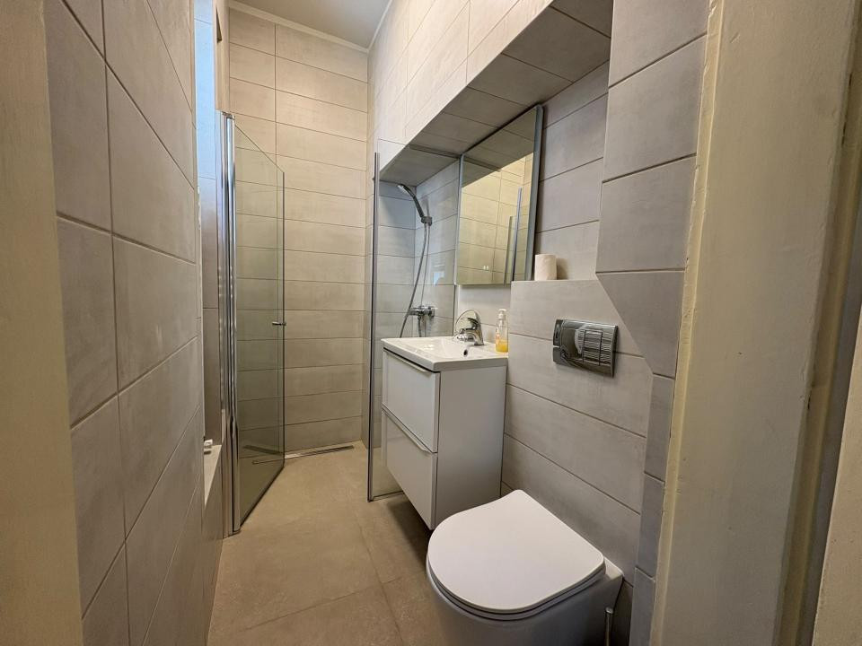 Apartament ULTRACENTRAL 3 camere | 2 dormitoare | 2 bai | balcon + curte comuna