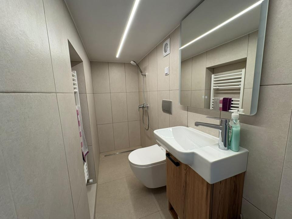 Apartament ULTRACENTRAL 3 camere | 2 dormitoare | 2 bai | balcon + curte comuna