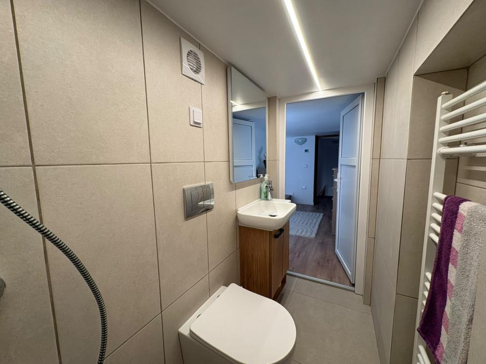 Apartament ULTRACENTRAL 3 camere | 2 dormitoare | 2 bai | balcon + curte comuna