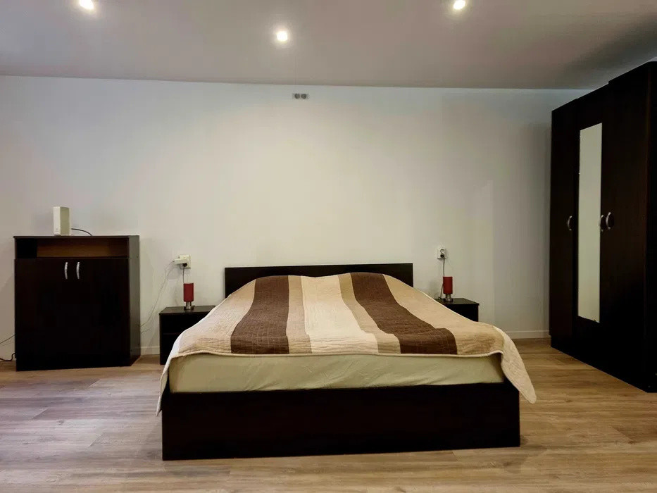 Apartament ULTRACENTRAL 1 camera | 1 bucatarie | 1 baie | curte comuna