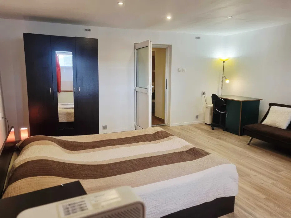 Apartament ULTRACENTRAL 1 camera | 1 bucatarie | 1 baie | curte comuna