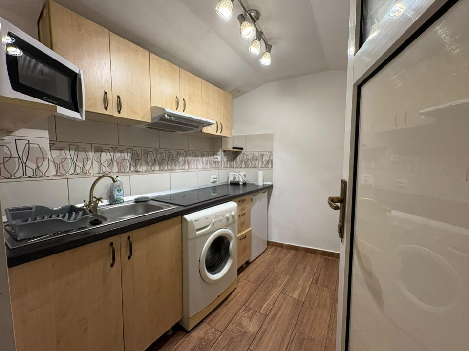 Apartament ULTRACENTRAL 1 camera | 1 bucatarie | 1 baie | curte comuna