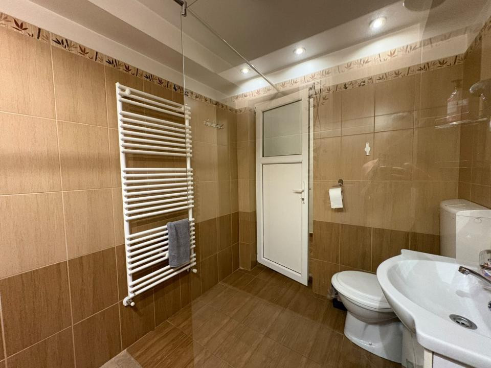 Apartament ULTRACENTRAL 1 camera | 1 bucatarie | 1 baie | curte comuna