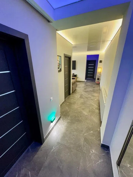 Apartament 3 camere modern l la cheie l Su 64 mp l Parcare lZona Porii
