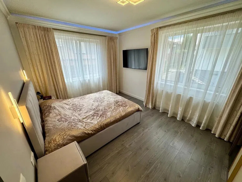 Apartament 3 camere modern l la cheie l Su 64 mp l Parcare lZona Porii