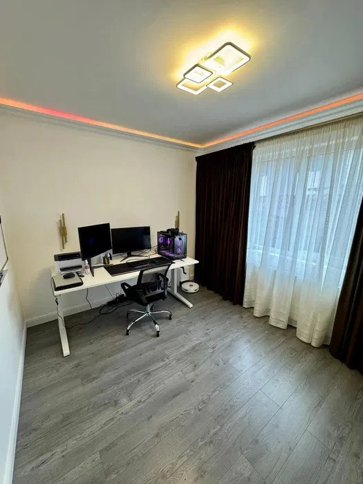 Apartament 3 camere modern l la cheie l Su 64 mp l Parcare lZona Porii