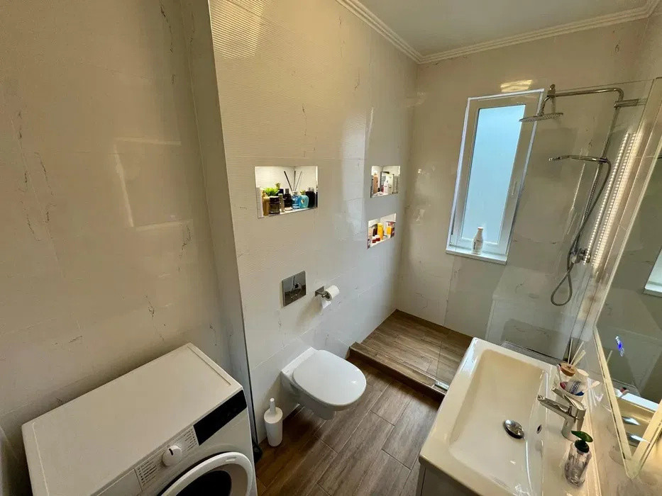 Apartament 3 camere modern l la cheie l Su 64 mp l Parcare lZona Porii