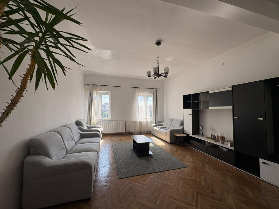 Apartament ULTRACENTRAL | 2 camere | 1 baie | 1 bucatarie | Strada Eroilor