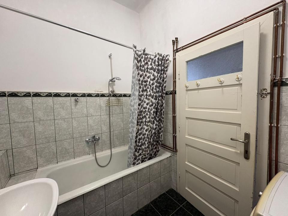 Apartament ULTRACENTRAL | 2 camere | 1 baie | 1 bucatarie | Strada Eroilor