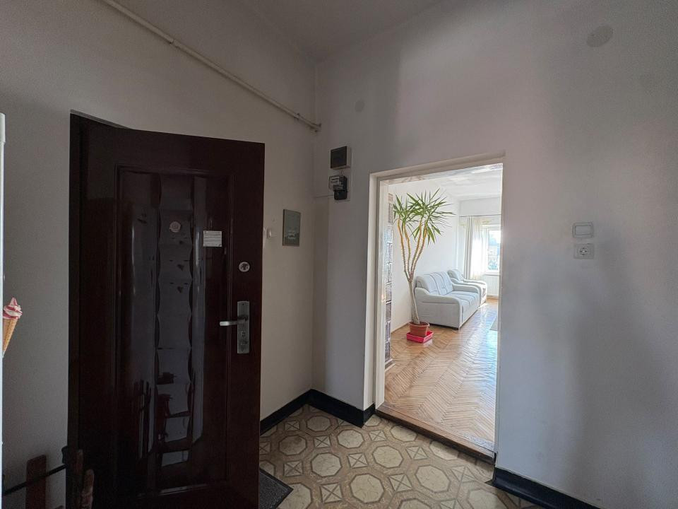 Apartament ULTRACENTRAL | 2 camere | 1 baie | 1 bucatarie | Strada Eroilor