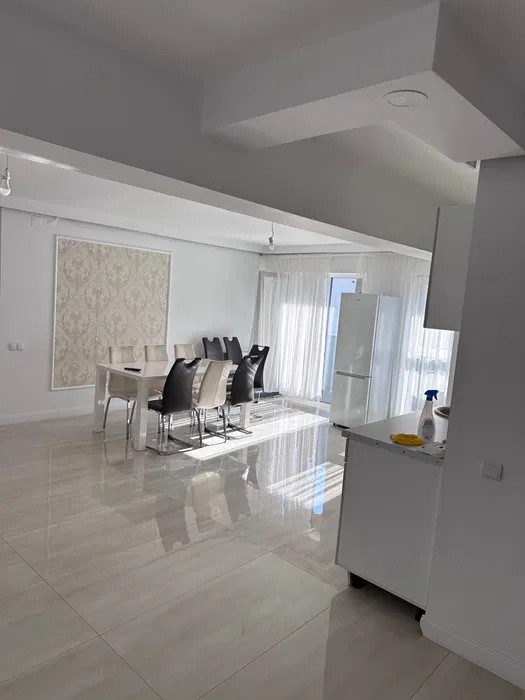 Apartament  modern 3 camere I 2 bai I Zona Eroilor I Floresti