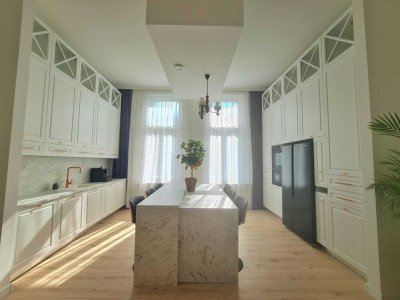 Apartament 3camere! 81mp! Ultrafinisat! zona Piata Unirii!