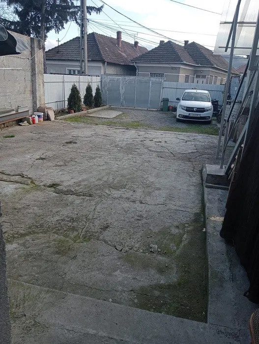 Apartament 2 camere | 1 dormitor | 1 living cu bucatarie | 1 baie | parcare