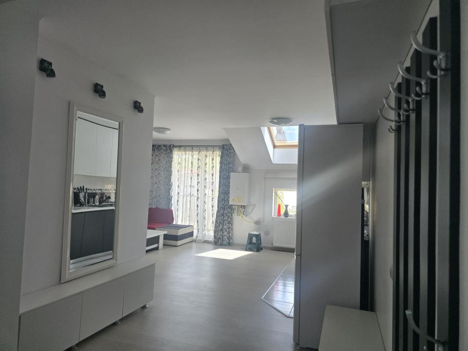 Apartament 3 camere l la cheie l Su 58 mp l Parcare l Strada Florilor