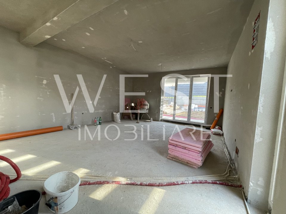 Duplex P+E cu 4 camere/120mp! Panouri fotovoltaice! 2 parcări! Dezmir!