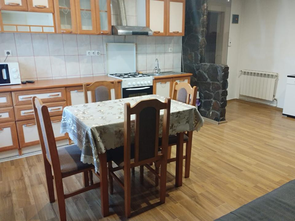 Apartament spațios cu 2 camere | 54 mp | Balcon | Zona Cetății | 350 €/lună
