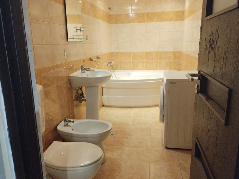 Apartament spațios cu 2 camere | 54 mp | Balcon | Zona Cetății | 350 €/lună