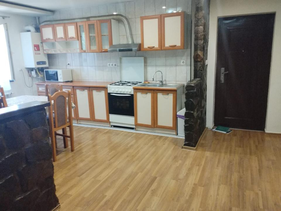 Apartament spațios cu 2 camere | 54 mp | Balcon | Zona Cetății | 350 €/lună