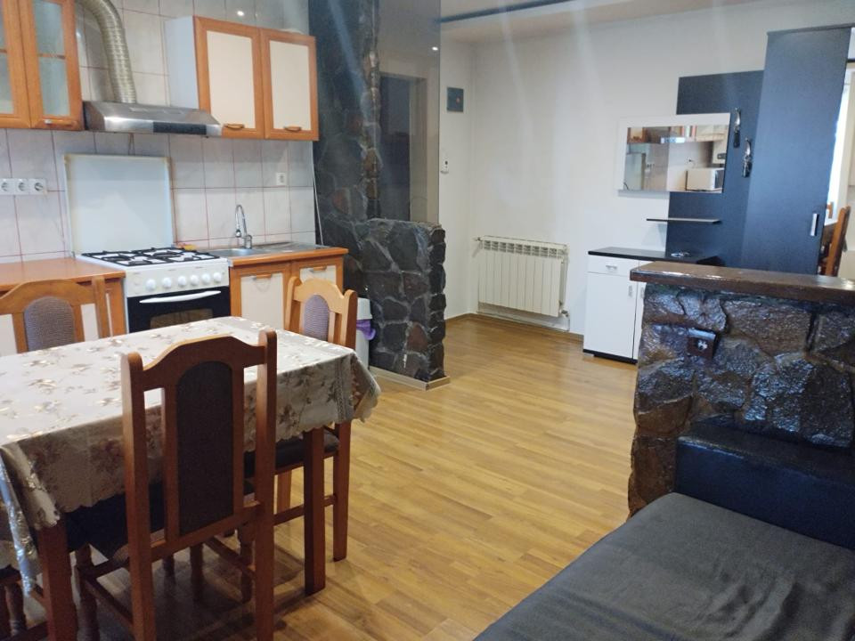 Apartament spațios cu 2 camere | 54 mp | Balcon | Zona Cetății | 350 €/lună