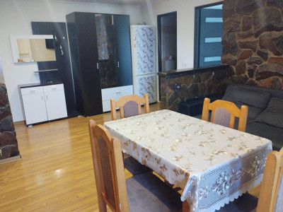 Apartament spațios cu 2 camere | 54 mp | Balcon | Zona Cetății | 350 €/lună