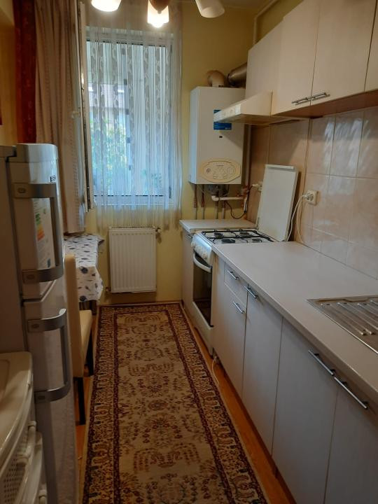 Apartament 2 camere decomandat, mobilat si utilat l Su 56 mp l Porii
